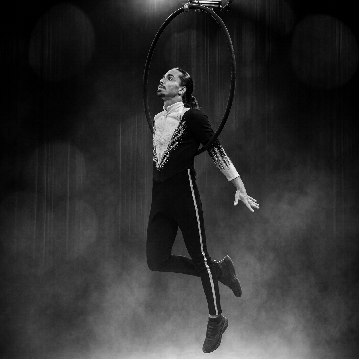 Stage portrait black white 1x1